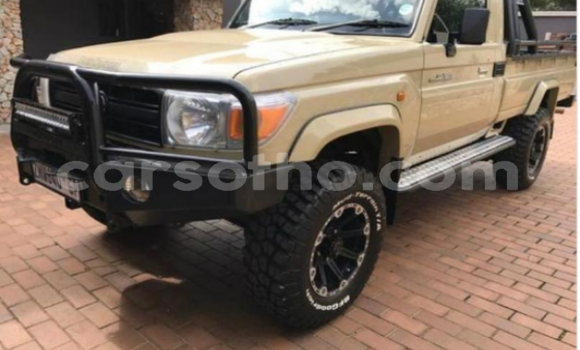 Acheter Occasion Voiture Toyota Land Cruiser Beige à Butha–Buthe, Thaba-Tseka Acheter Occasion Voiture Toyota Land Cruiser Beige à Butha–Buthe, Thaba-Tseka
