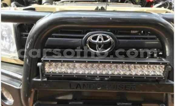 Acheter Occasion Voiture Toyota Land Cruiser Beige à Butha–Buthe, Thaba-Tseka Acheter Occasion Voiture Toyota Land Cruiser Beige à Butha–Buthe, Thaba-Tseka