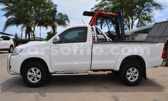 اشتري مستعمل Toyota Hilux White سيارة في Maseru في Maseru اشتري مستعمل Toyota Hilux White سيارة في Maseru في Maseru