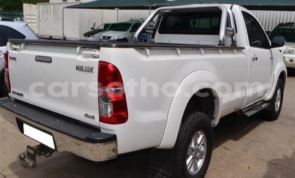 اشتري مستعمل Toyota Hilux White سيارة في Maseru في Maseru اشتري مستعمل Toyota Hilux White سيارة في Maseru في Maseru