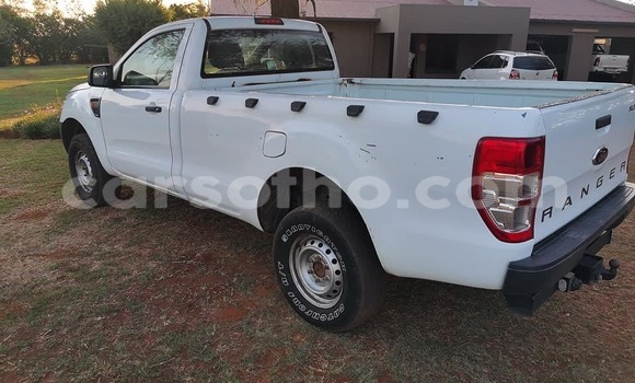 Sayi Na hannu Ford Ranger White Mota in Maseru a Maseru Sayi Na hannu Ford Ranger White Mota in Maseru a Maseru