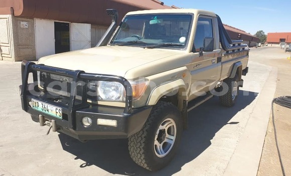 Buy Used Toyota Land Cruiser Green Car in Maputsoe in Leribe Buy Used Toyota Land Cruiser Green Car in Maputsoe in Leribe