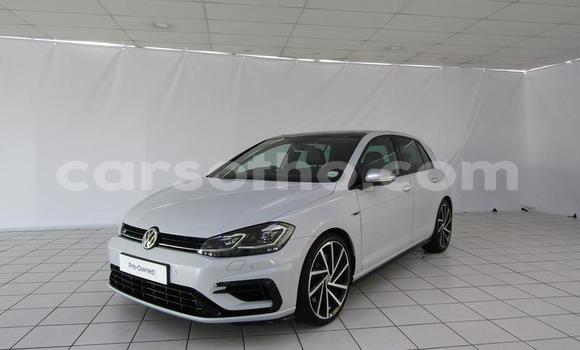 Sayi Na hannu Volkswagen Golf R White Mota in Maseru a Maseru Sayi Na hannu Volkswagen Golf R White Mota in Maseru a Maseru