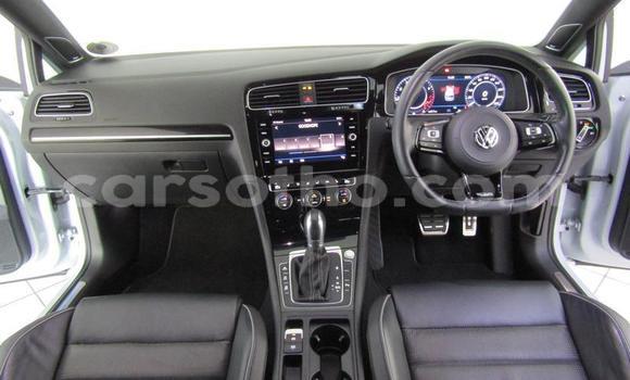 Sayi Na hannu Volkswagen Golf R White Mota in Maseru a Maseru Sayi Na hannu Volkswagen Golf R White Mota in Maseru a Maseru