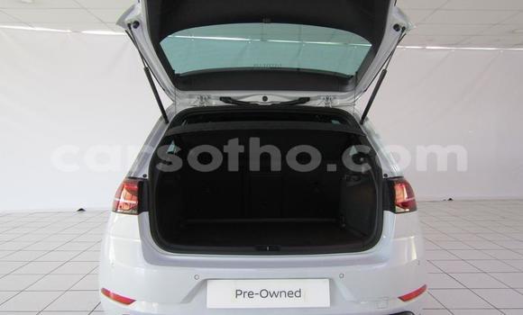 Sayi Na hannu Volkswagen Golf R White Mota in Maseru a Maseru Sayi Na hannu Volkswagen Golf R White Mota in Maseru a Maseru