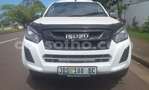 Sayi Na hannu Isuzu KB White Mota in Maseru a Maseru Sayi Na hannu Isuzu KB White Mota in Maseru a Maseru