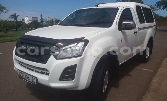 Sayi Na hannu Isuzu KB White Mota in Maseru a Maseru Sayi Na hannu Isuzu KB White Mota in Maseru a Maseru