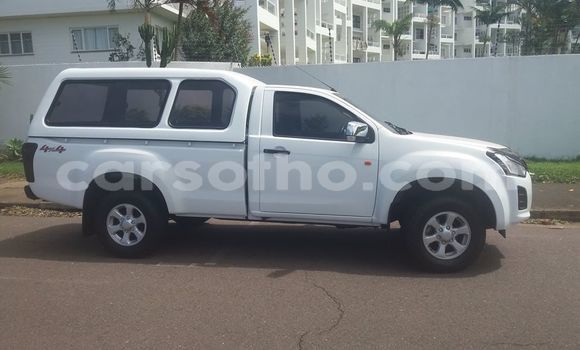 Sayi Na hannu Isuzu KB White Mota in Maseru a Maseru Sayi Na hannu Isuzu KB White Mota in Maseru a Maseru