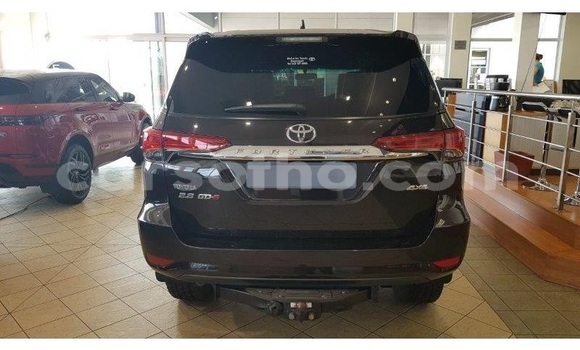 Sayi Na hannu Toyota Fortuner Black Mota in Hlotse a Leribe Sayi Na hannu Toyota Fortuner Black Mota in Hlotse a Leribe