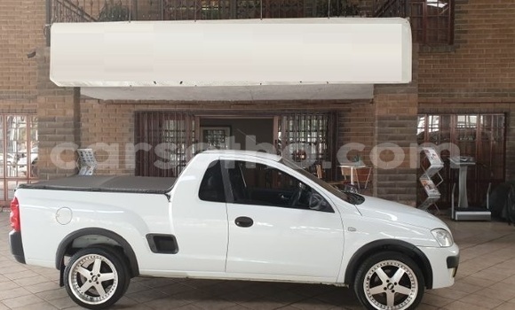 اشتري مستعمل Opel Corsa Green سيارة في Maseru في Maseru اشتري مستعمل Opel Corsa Green سيارة في Maseru في Maseru
