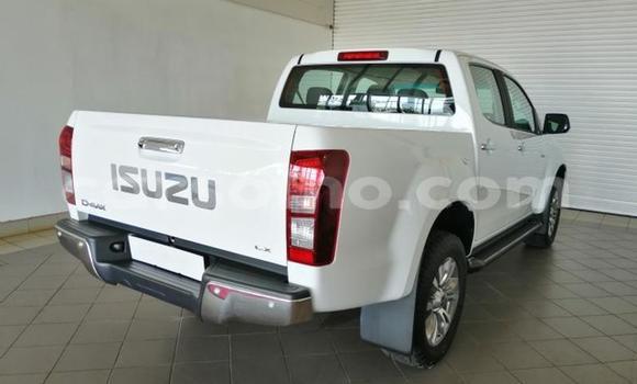 Sayi Na hannu Isuzu D–MAX White Mota in Maseru a Maseru Sayi Na hannu Isuzu D–MAX White Mota in Maseru a Maseru