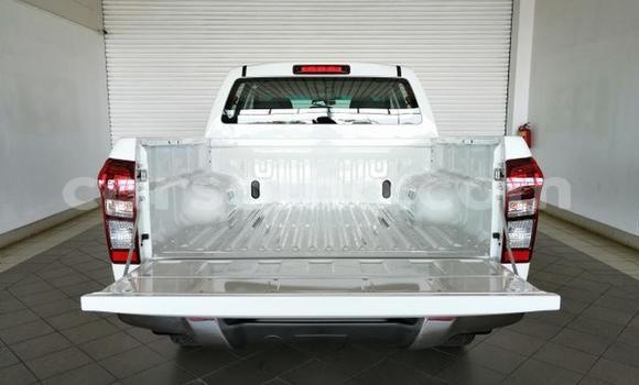 Sayi Na hannu Isuzu D–MAX White Mota in Maseru a Maseru Sayi Na hannu Isuzu D–MAX White Mota in Maseru a Maseru