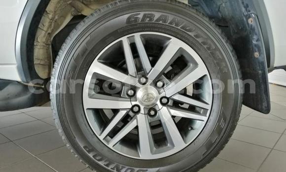 Sayi Na hannu Toyota Fortuner White Mota in Maseru a Maseru Sayi Na hannu Toyota Fortuner White Mota in Maseru a Maseru
