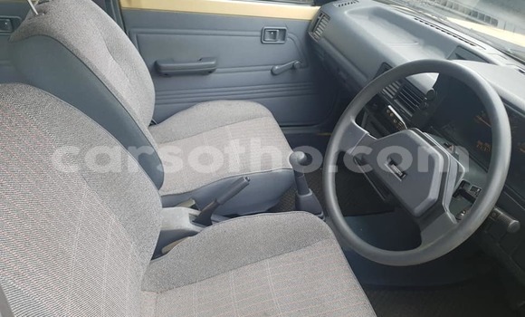 Sayi Na hannu Mazda 323 Other Mota in Maseru a Maseru Sayi Na hannu Mazda 323 Other Mota in Maseru a Maseru