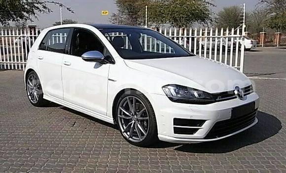 Sayi Na hannu Volkswagen Golf R White Mota in Maseru a Maseru Sayi Na hannu Volkswagen Golf R White Mota in Maseru a Maseru