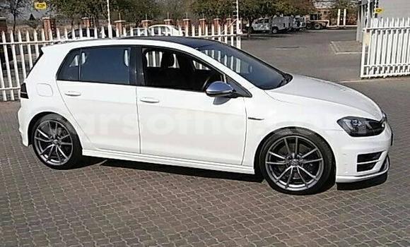 Sayi Na hannu Volkswagen Golf R White Mota in Maseru a Maseru Sayi Na hannu Volkswagen Golf R White Mota in Maseru a Maseru