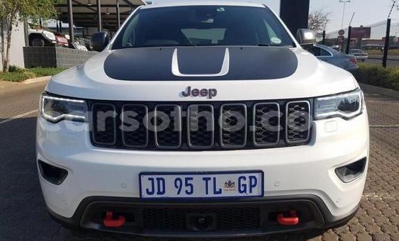 Acheter Occasion Voiture Jeep Grand Cherokee SRT8 Blanc à Maseru, Maseru Acheter Occasion Voiture Jeep Grand Cherokee SRT8 Blanc à Maseru, Maseru