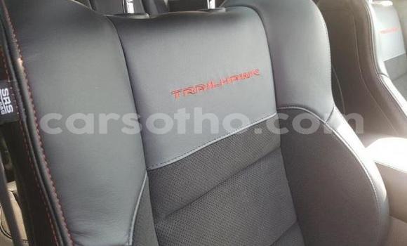 Acheter Occasion Voiture Jeep Grand Cherokee SRT8 Blanc à Maseru, Maseru Acheter Occasion Voiture Jeep Grand Cherokee SRT8 Blanc à Maseru, Maseru