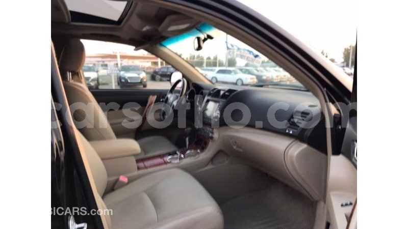 Big with watermark toyota highlander maseru import dubai 14840