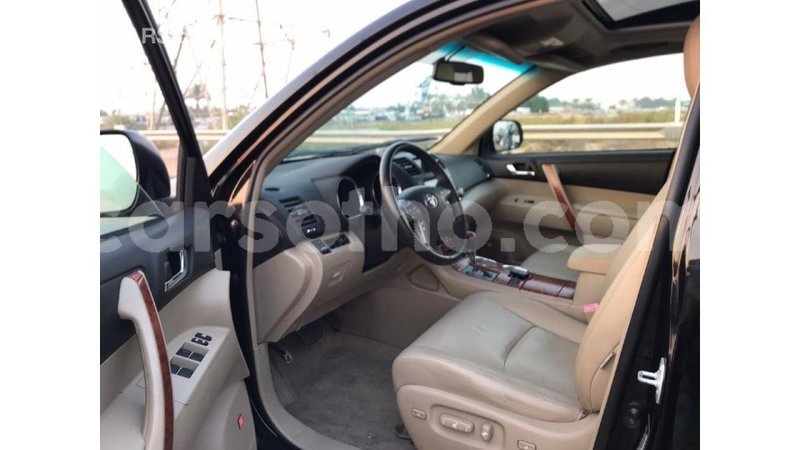 Big with watermark toyota highlander maseru import dubai 14840