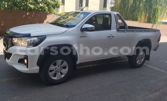 Buy Used Toyota Hilux White Car in Maseru in Maseru Buy Used Toyota Hilux White Car in Maseru in Maseru