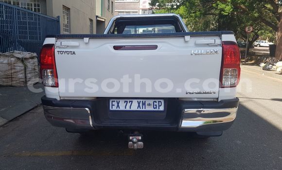 Buy Used Toyota Hilux White Car in Maseru in Maseru Buy Used Toyota Hilux White Car in Maseru in Maseru