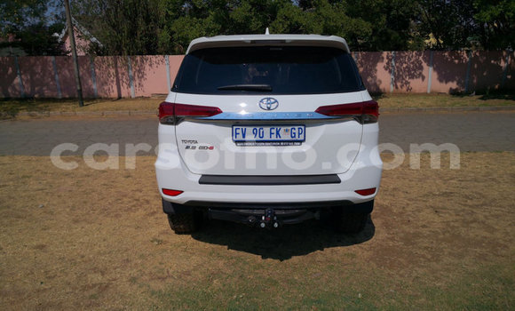 Acheter Occasion Voiture Toyota Fortuner Blanc à Butha–Buthe, Thaba-Tseka Acheter Occasion Voiture Toyota Fortuner Blanc à Butha–Buthe, Thaba-Tseka
