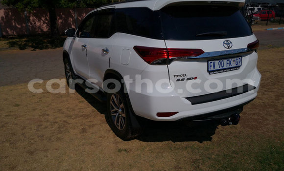 Acheter Occasion Voiture Toyota Fortuner Blanc à Butha–Buthe, Thaba-Tseka Acheter Occasion Voiture Toyota Fortuner Blanc à Butha–Buthe, Thaba-Tseka