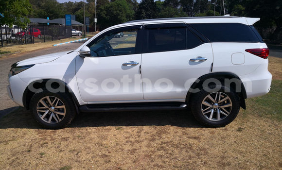 Acheter Occasion Voiture Toyota Fortuner Blanc à Butha–Buthe, Thaba-Tseka Acheter Occasion Voiture Toyota Fortuner Blanc à Butha–Buthe, Thaba-Tseka