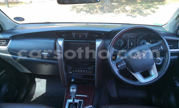 Acheter Occasion Voiture Toyota Fortuner Blanc à Butha–Buthe, Thaba-Tseka Acheter Occasion Voiture Toyota Fortuner Blanc à Butha–Buthe, Thaba-Tseka