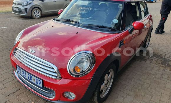 Sayi Na hannu Mini Cooper Red Mota in Butha–Buthe a Thaba-Tseka Sayi Na hannu Mini Cooper Red Mota in Butha–Buthe a Thaba-Tseka