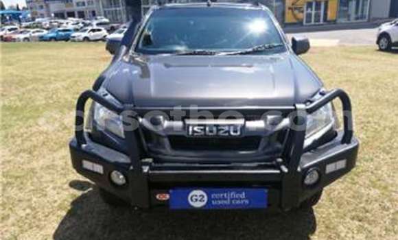 Sayi Na hannu Isuzu KB Black Mota in Maseru a Maseru