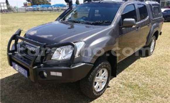 Sayi Na hannu Isuzu KB Black Mota in Maseru a Maseru Sayi Na hannu Isuzu KB Black Mota in Maseru a Maseru