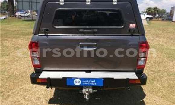 Sayi Na hannu Isuzu KB Black Mota in Maseru a Maseru Sayi Na hannu Isuzu KB Black Mota in Maseru a Maseru