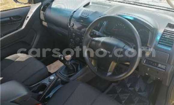 Sayi Na hannu Isuzu KB Black Mota in Maseru a Maseru Sayi Na hannu Isuzu KB Black Mota in Maseru a Maseru