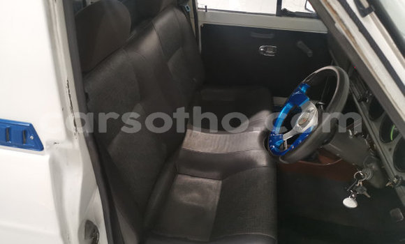 Acheter Occasion Voiture Nissan Pickup Vert à Maseru, Maseru Acheter Occasion Voiture Nissan Pickup Vert à Maseru, Maseru