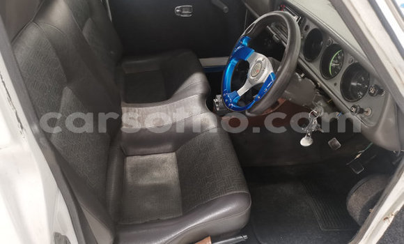 Acheter Occasion Voiture Nissan Pickup Vert à Maseru, Maseru Acheter Occasion Voiture Nissan Pickup Vert à Maseru, Maseru
