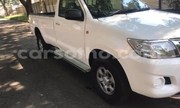 Buy Used Toyota Hilux White Car in Maseru in Maseru Buy Used Toyota Hilux White Car in Maseru in Maseru