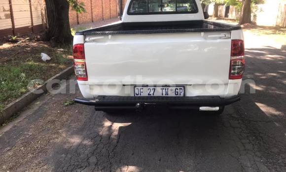 Buy Used Toyota Hilux White Car in Maseru in Maseru Buy Used Toyota Hilux White Car in Maseru in Maseru