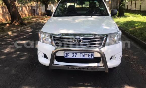 Buy Used Toyota Hilux White Car in Maseru in Maseru Buy Used Toyota Hilux White Car in Maseru in Maseru