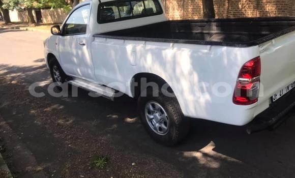 Buy Used Toyota Hilux White Car in Maseru in Maseru Buy Used Toyota Hilux White Car in Maseru in Maseru