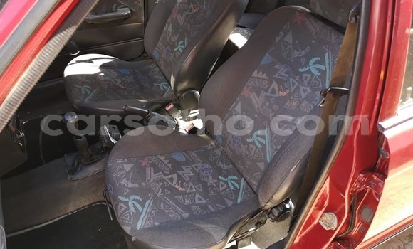 Sayi Na hannu Mazda 323 Red Mota in Maseru a Maseru Sayi Na hannu Mazda 323 Red Mota in Maseru a Maseru