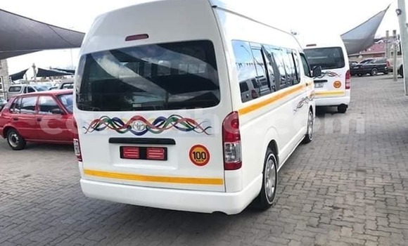 Sayi Na hannu Toyota Aqua White Mota in Maseru a Maseru Sayi Na hannu Toyota Aqua White Mota in Maseru a Maseru