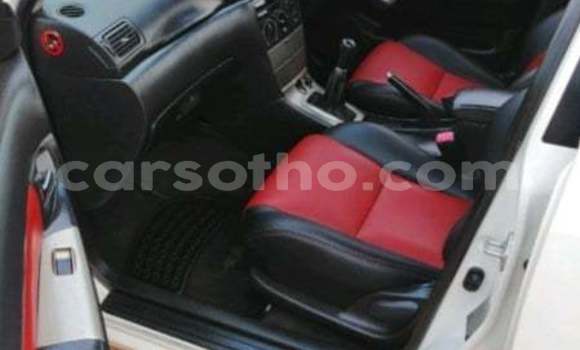 Sayi Na hannu Toyota Runx White Mota in Maseru a Maseru Sayi Na hannu Toyota Runx White Mota in Maseru a Maseru