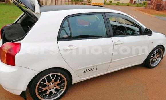 Sayi Na hannu Toyota Runx White Mota in Maseru a Maseru Sayi Na hannu Toyota Runx White Mota in Maseru a Maseru