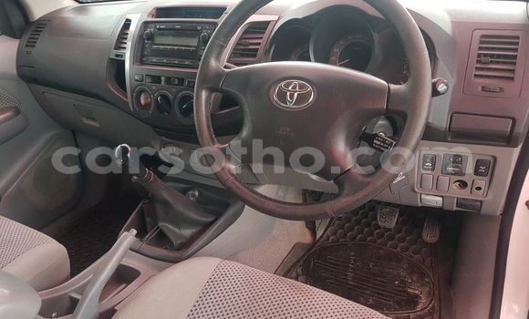 اشتري مستعمل Toyota Hilux White سيارة في Maseru في Maseru اشتري مستعمل Toyota Hilux White سيارة في Maseru في Maseru
