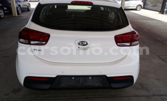 Sayi Na hannu Kia Rio White Mota in Maseru a Maseru Sayi Na hannu Kia Rio White Mota in Maseru a Maseru
