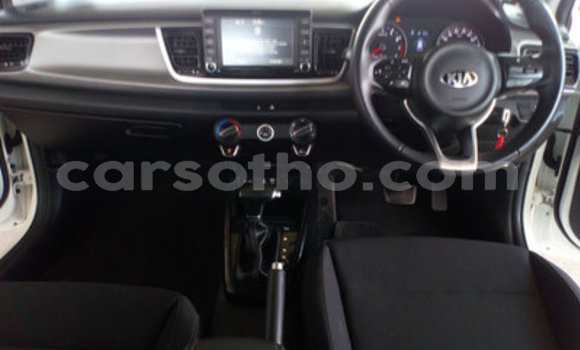 Sayi Na hannu Kia Rio White Mota in Maseru a Maseru Sayi Na hannu Kia Rio White Mota in Maseru a Maseru