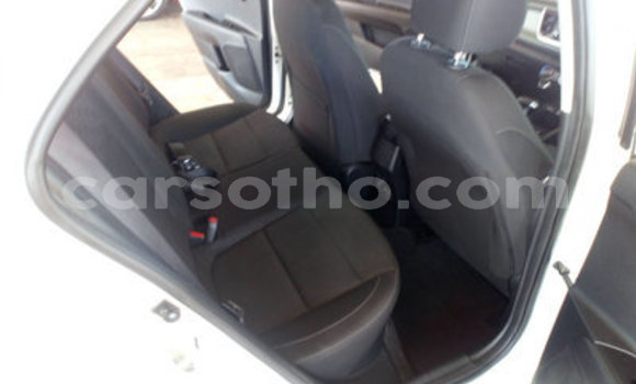 Sayi Na hannu Kia Rio White Mota in Maseru a Maseru Sayi Na hannu Kia Rio White Mota in Maseru a Maseru