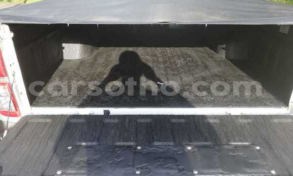 Sayi Na hannu Toyota Hilux White Mota in Hlotse a Leribe Sayi Na hannu Toyota Hilux White Mota in Hlotse a Leribe